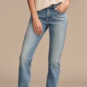 Lucky Brand Mid Rise Sweet Straight Jeans Size 31 R NWT